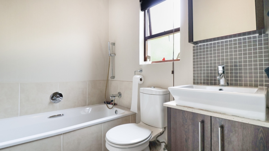 1 Bedroom Property for Sale in Fourways Gauteng