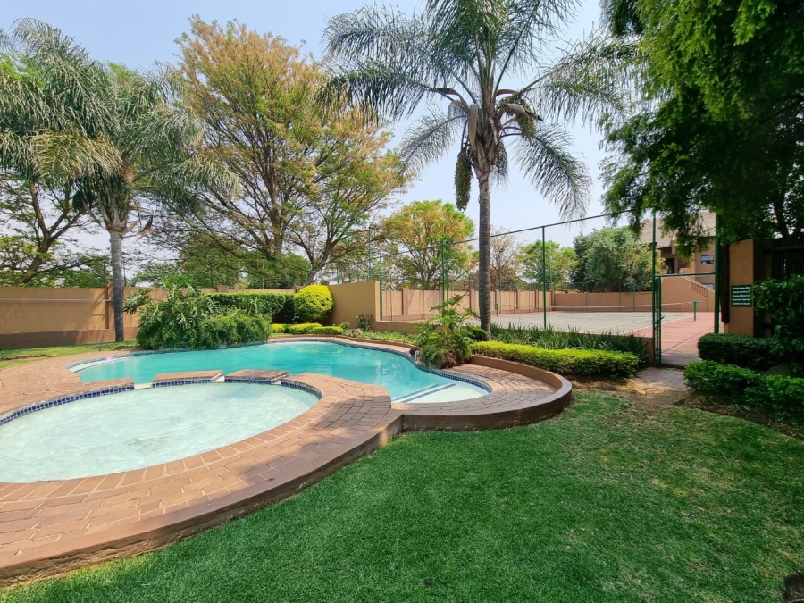 1 Bedroom Property for Sale in Douglasdale Gauteng
