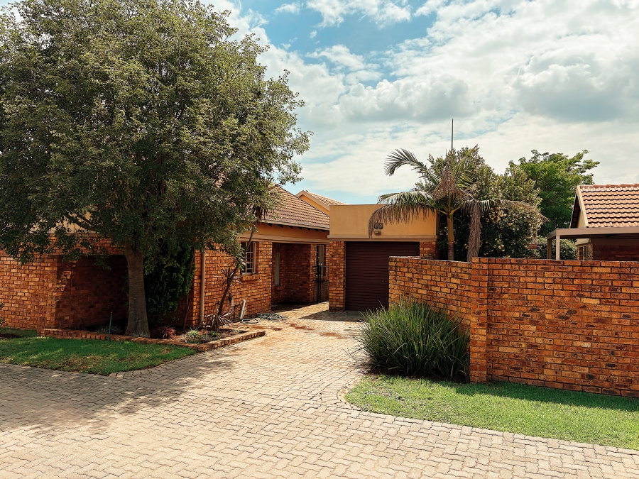 2 Bedroom Property for Sale in Equestria Gauteng