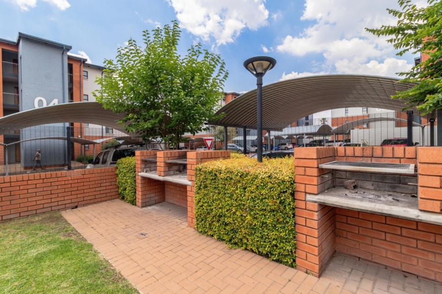 2 Bedroom Property for Sale in Glen Marais Gauteng
