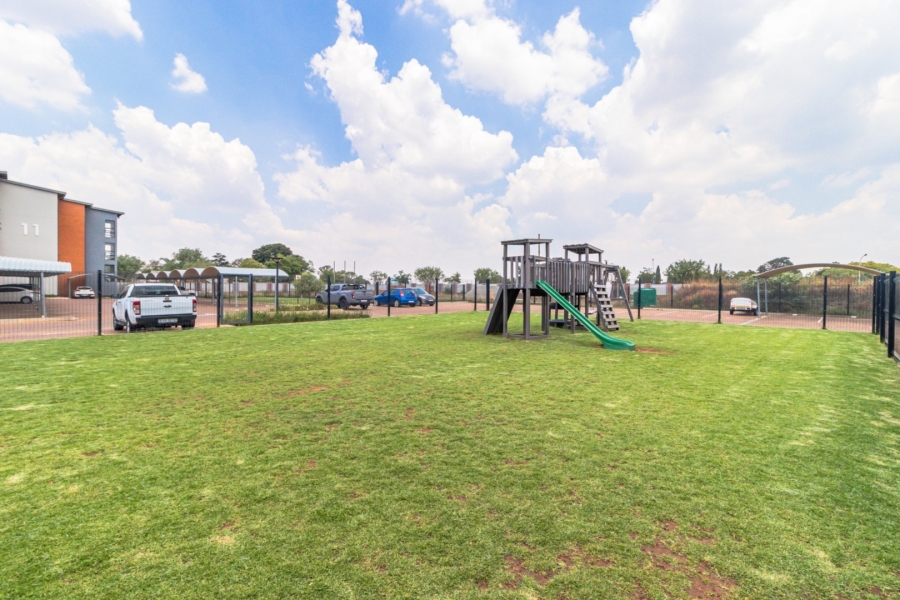 2 Bedroom Property for Sale in Glen Marais Gauteng