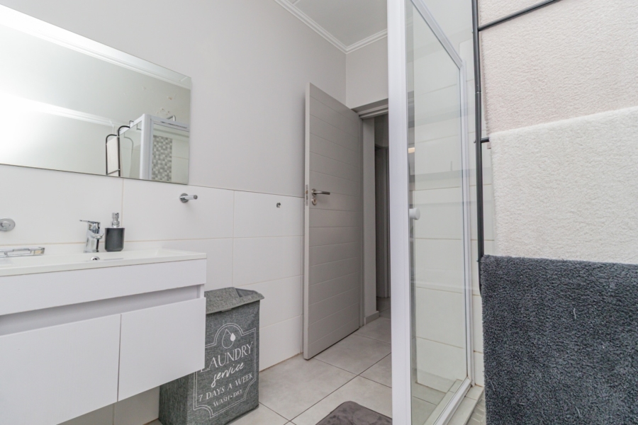 2 Bedroom Property for Sale in Glen Marais Gauteng