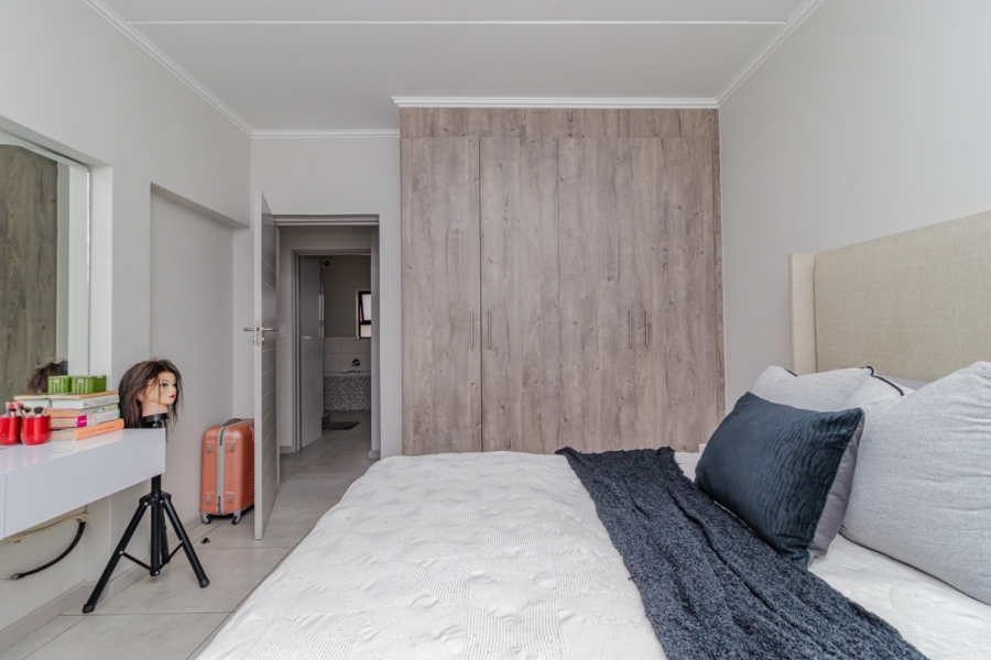 2 Bedroom Property for Sale in Glen Marais Gauteng