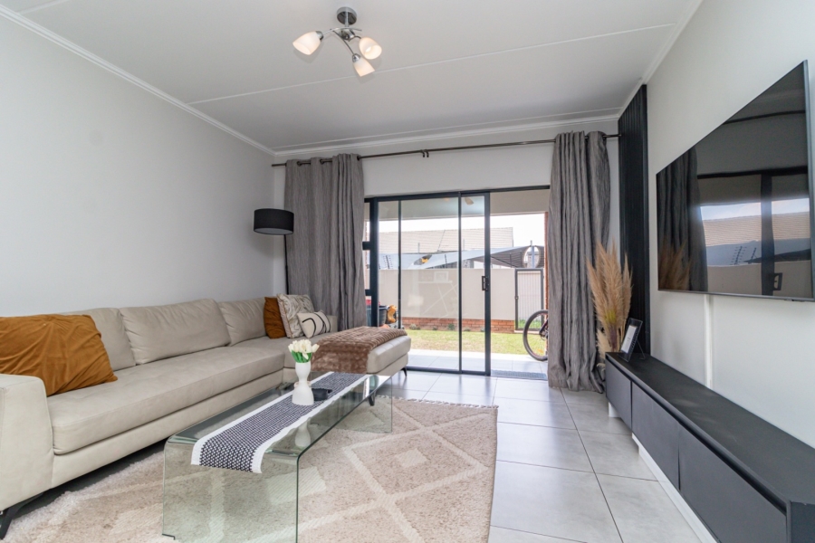 2 Bedroom Property for Sale in Glen Marais Gauteng