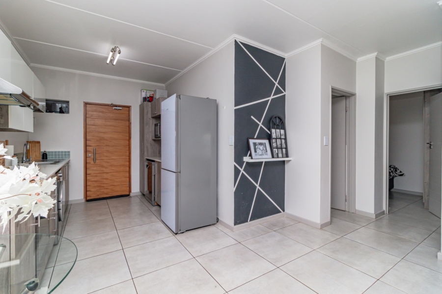 2 Bedroom Property for Sale in Glen Marais Gauteng