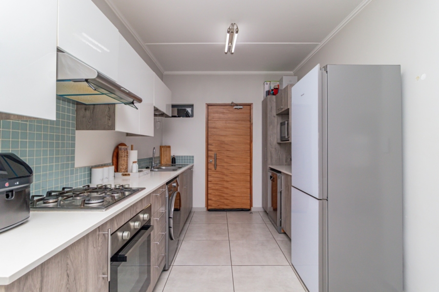2 Bedroom Property for Sale in Glen Marais Gauteng
