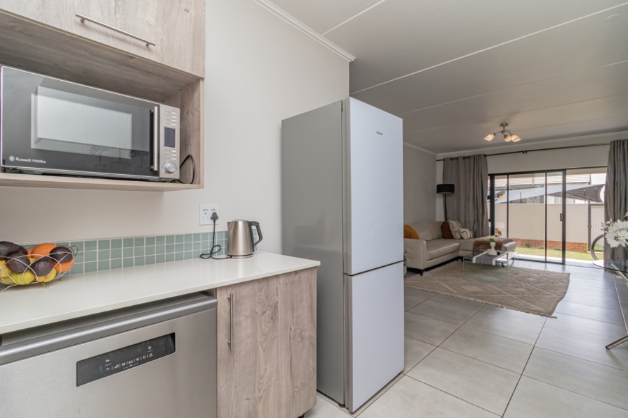 2 Bedroom Property for Sale in Glen Marais Gauteng