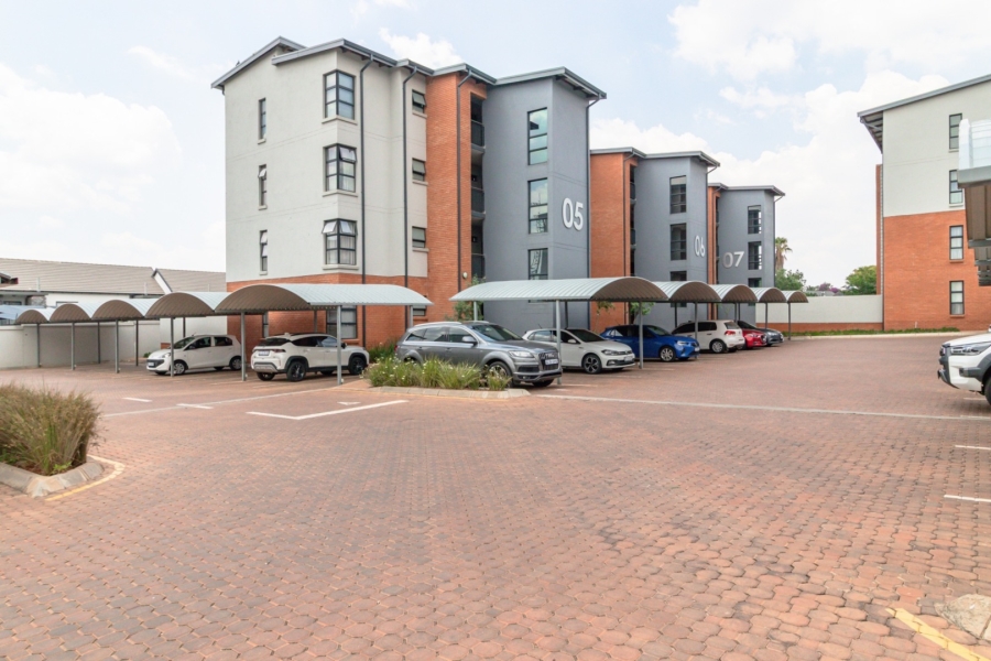 2 Bedroom Property for Sale in Glen Marais Gauteng