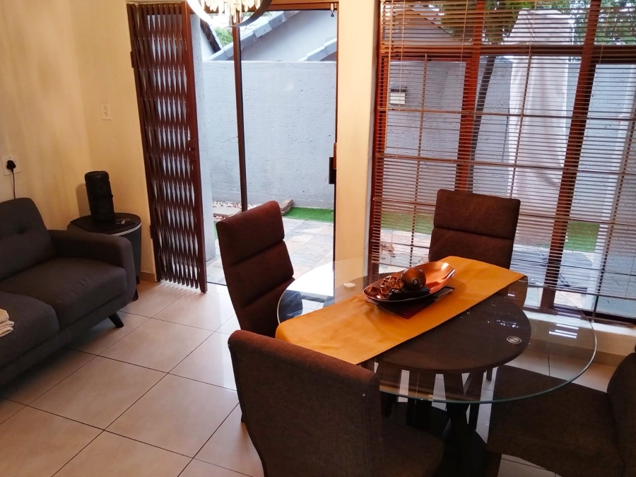 To Let 3 Bedroom Property for Rent in Corlett Gardens Gauteng