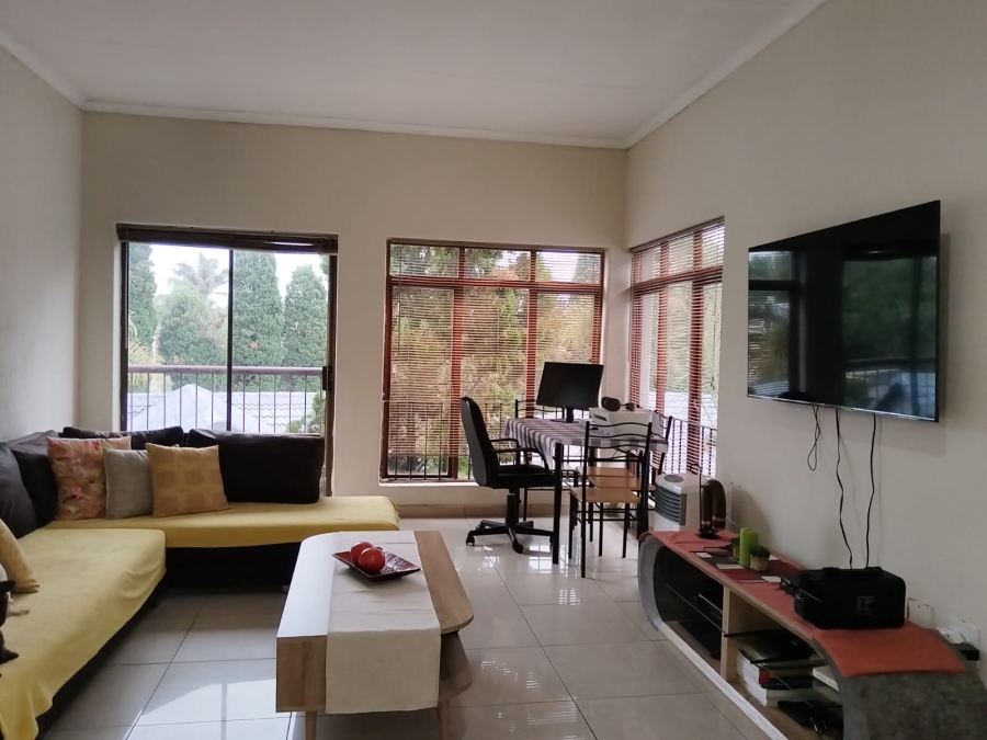 To Let 3 Bedroom Property for Rent in Corlett Gardens Gauteng