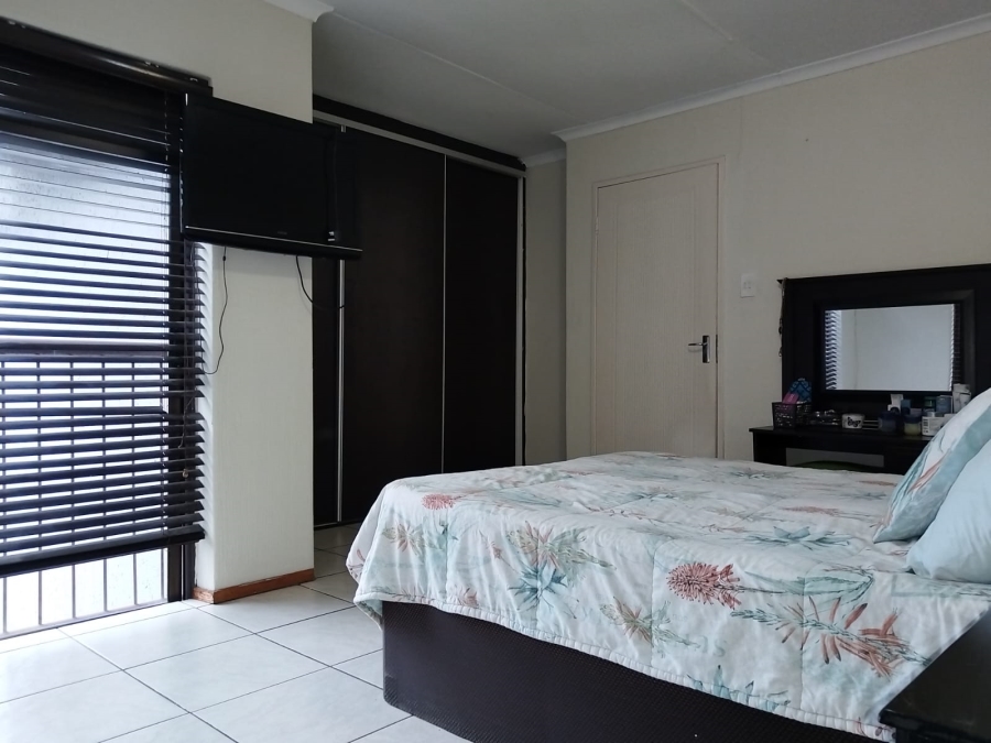 To Let 3 Bedroom Property for Rent in Corlett Gardens Gauteng
