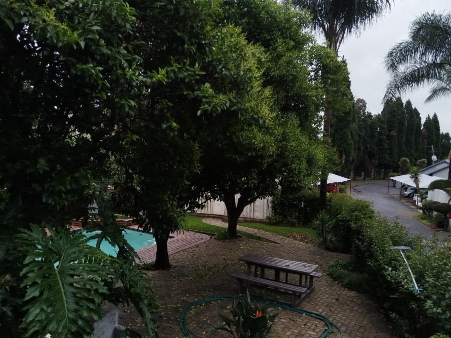 To Let 3 Bedroom Property for Rent in Corlett Gardens Gauteng