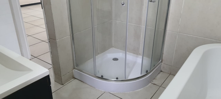 To Let 2 Bedroom Property for Rent in Greenstone Hill Gauteng