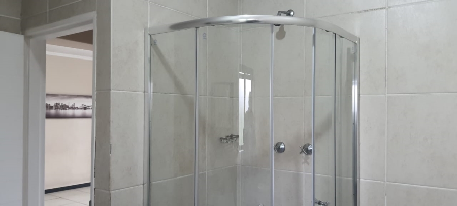 To Let 2 Bedroom Property for Rent in Greenstone Hill Gauteng