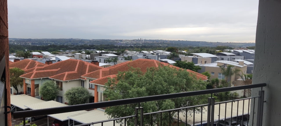 To Let 2 Bedroom Property for Rent in Greenstone Hill Gauteng