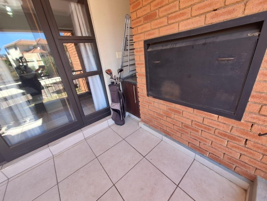 To Let 2 Bedroom Property for Rent in Greenstone Hill Gauteng