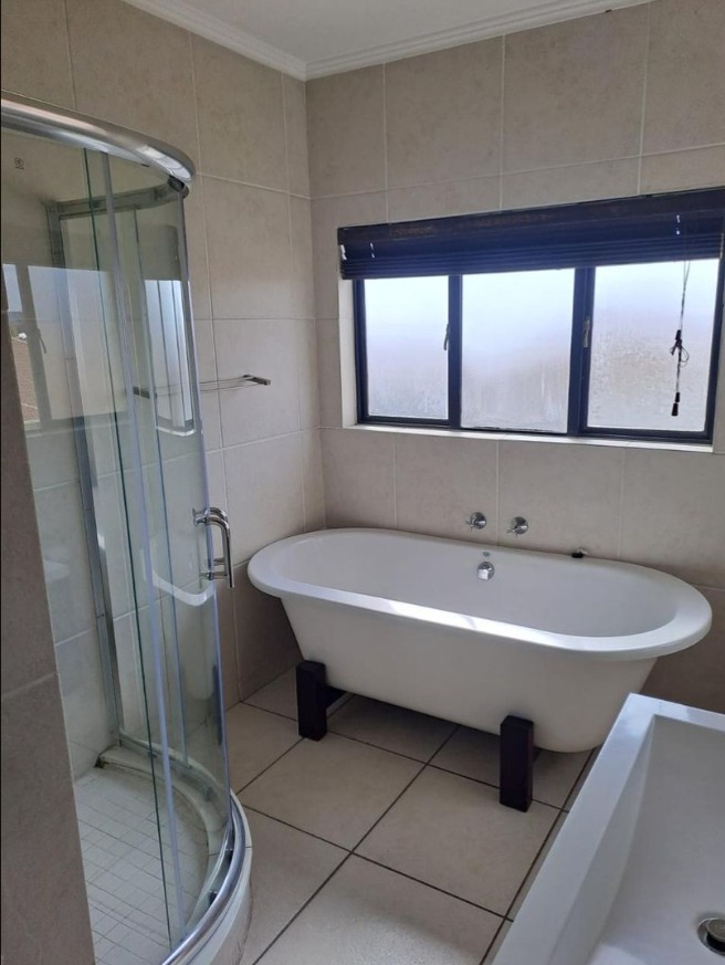 To Let 2 Bedroom Property for Rent in Greenstone Hill Gauteng