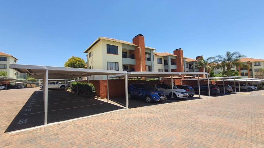 To Let 2 Bedroom Property for Rent in Greenstone Hill Gauteng
