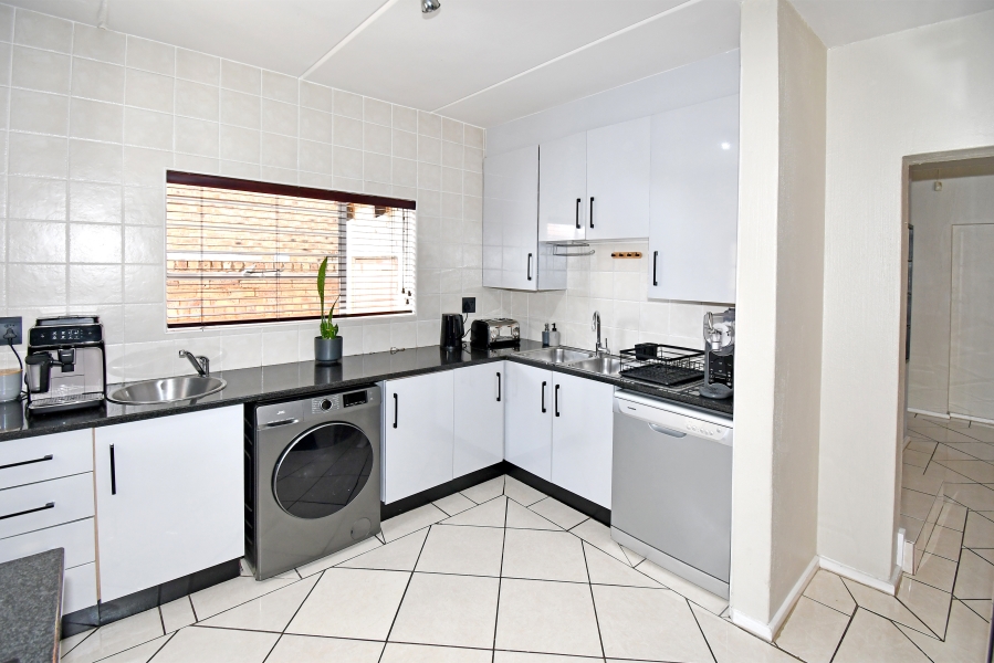 3 Bedroom Property for Sale in North Riding Gauteng