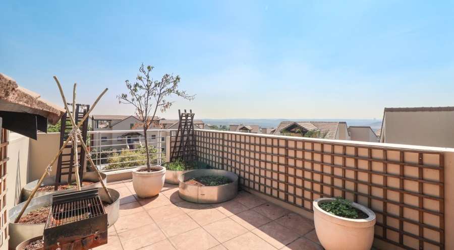 2 Bedroom Property for Sale in Lonehill Gauteng