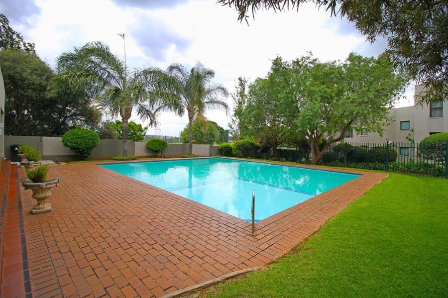 2 Bedroom Property for Sale in Marais Steyn Park Gauteng