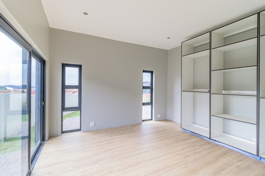 4 Bedroom Property for Sale in Swallow Hills Lifestyle Estate Gauteng