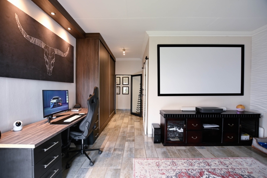 5 Bedroom Property for Sale in Montana Park Gauteng