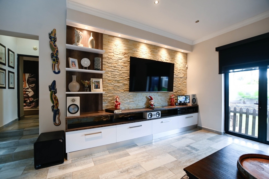 5 Bedroom Property for Sale in Montana Park Gauteng