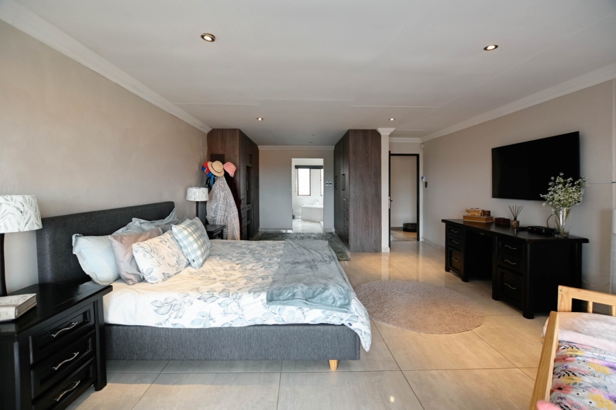 5 Bedroom Property for Sale in Montana Park Gauteng