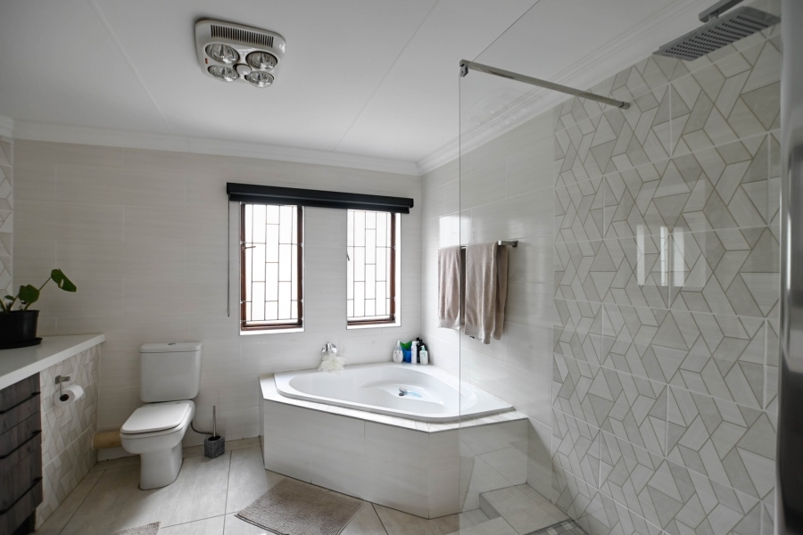 5 Bedroom Property for Sale in Montana Park Gauteng