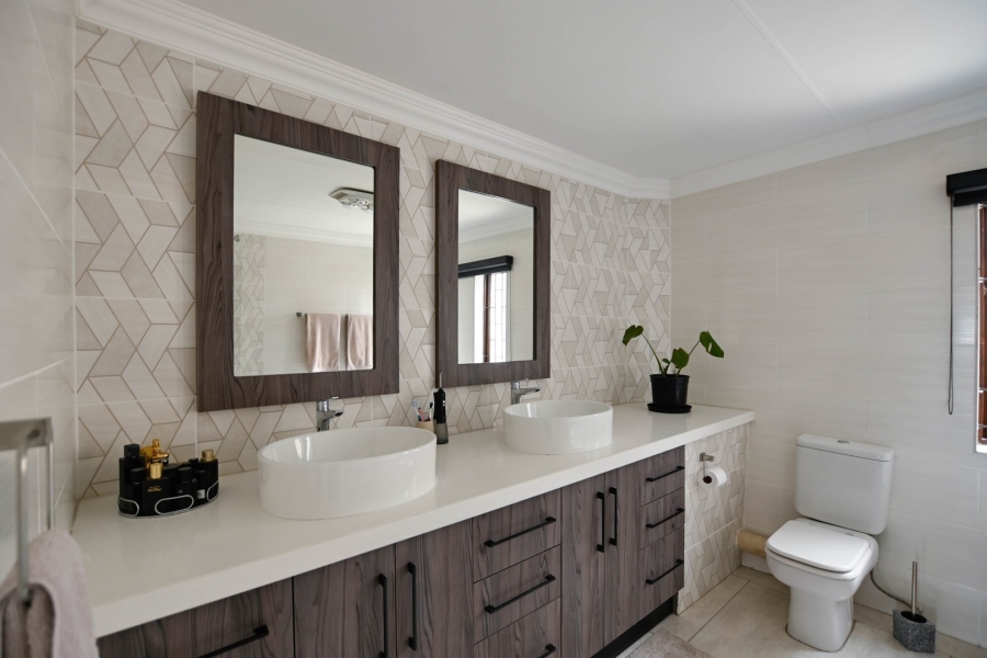 5 Bedroom Property for Sale in Montana Park Gauteng