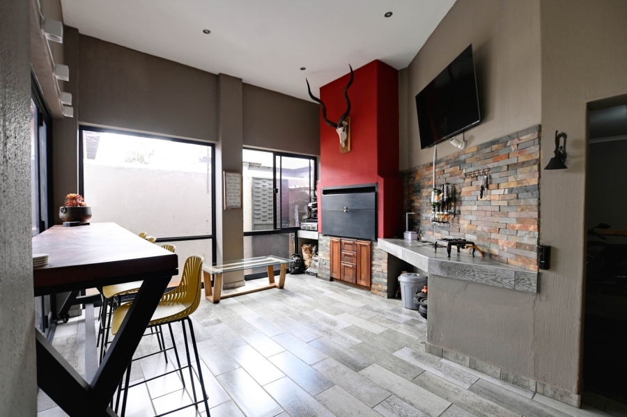 5 Bedroom Property for Sale in Montana Park Gauteng