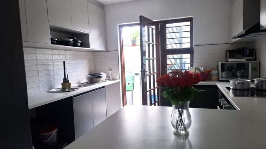 3 Bedroom Property for Sale in Lakefield Gauteng