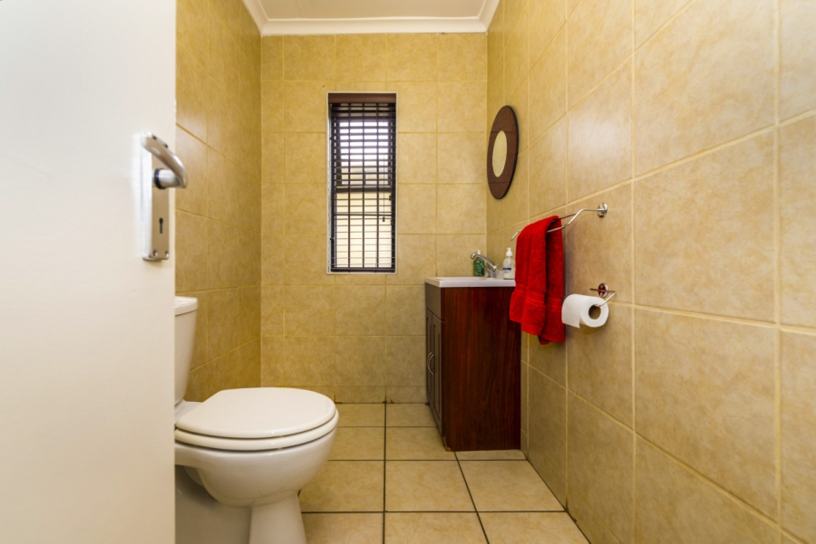 5 Bedroom Property for Sale in Edendale Gauteng