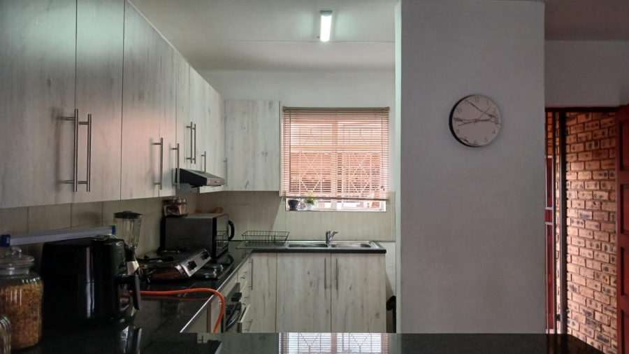 2 Bedroom Property for Sale in Rosettenville Gauteng