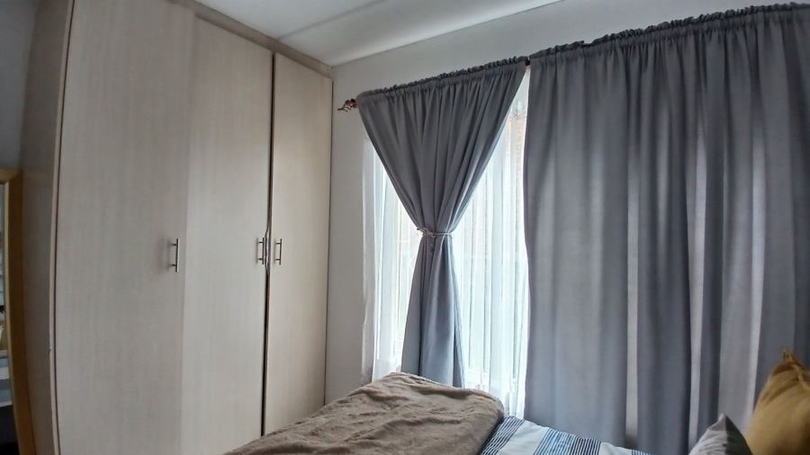 2 Bedroom Property for Sale in Rosettenville Gauteng