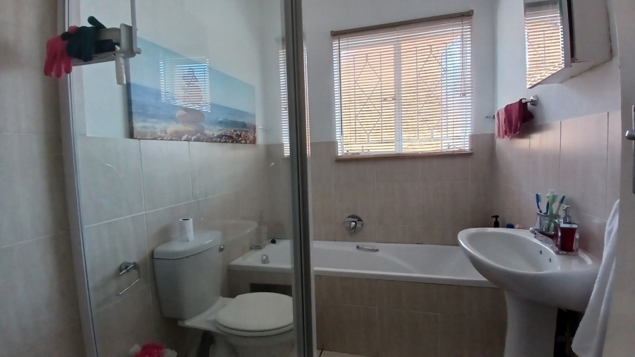 2 Bedroom Property for Sale in Rosettenville Gauteng