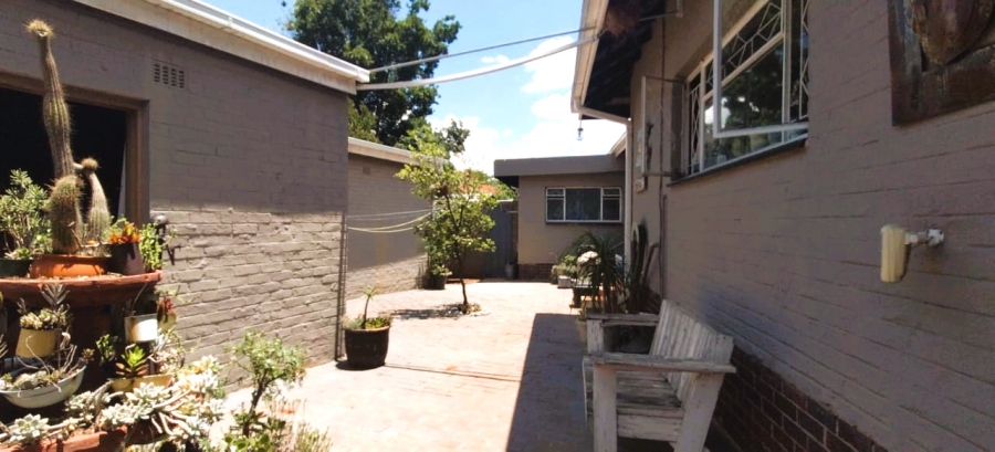 3 Bedroom Property for Sale in Farrarmere Gauteng