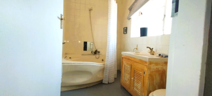 3 Bedroom Property for Sale in Farrarmere Gauteng