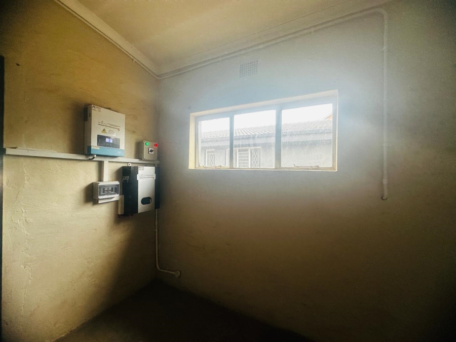 To Let commercial Property for Rent in Parkdene Gauteng