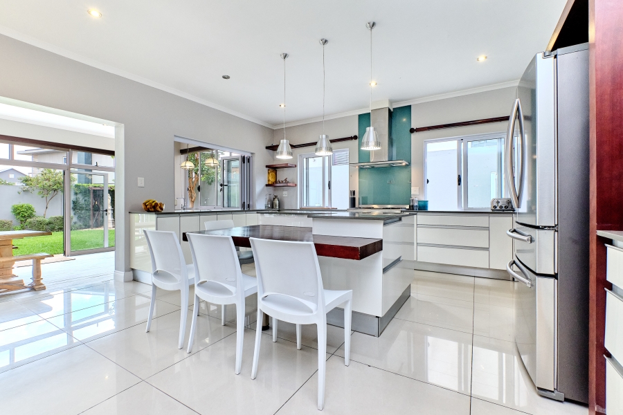 To Let 4 Bedroom Property for Rent in Waterfall Country Village Gauteng