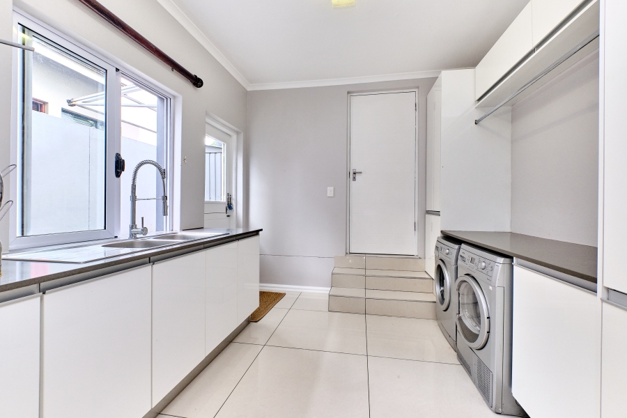 To Let 4 Bedroom Property for Rent in Waterfall Country Village Gauteng