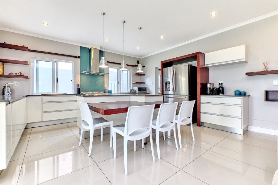 To Let 4 Bedroom Property for Rent in Waterfall Country Village Gauteng