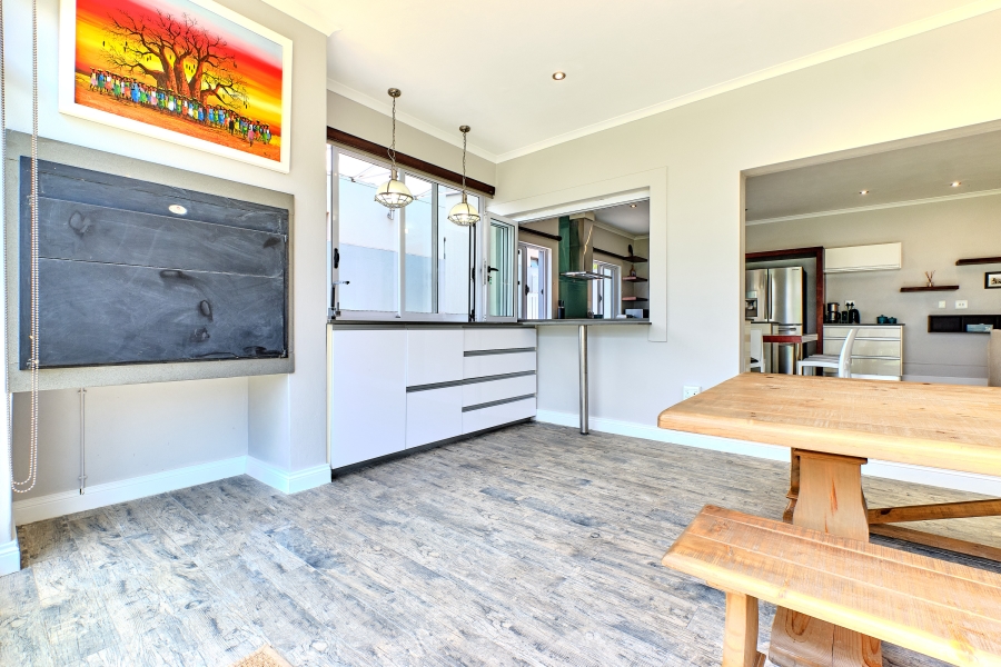 To Let 4 Bedroom Property for Rent in Waterfall Country Village Gauteng