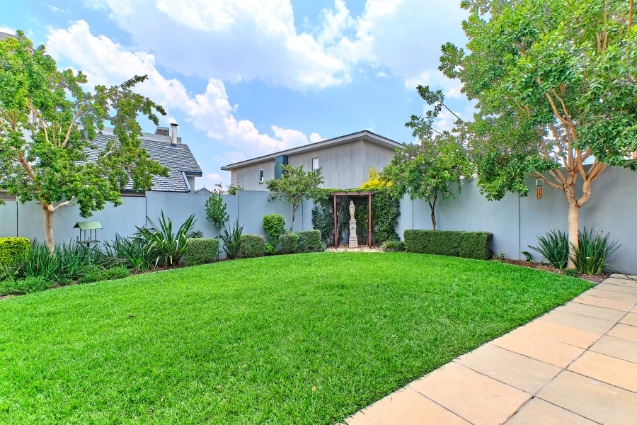 To Let 4 Bedroom Property for Rent in Waterfall Country Village Gauteng