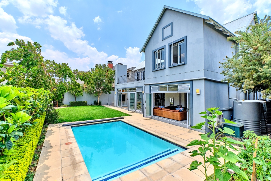 To Let 4 Bedroom Property for Rent in Waterfall Country Village Gauteng