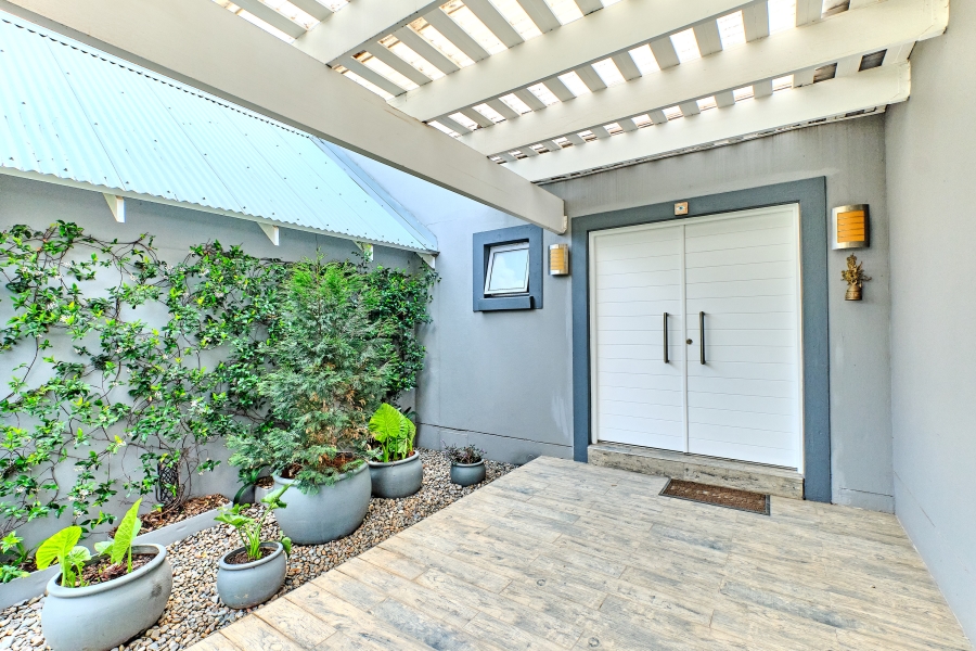 To Let 4 Bedroom Property for Rent in Waterfall Country Village Gauteng