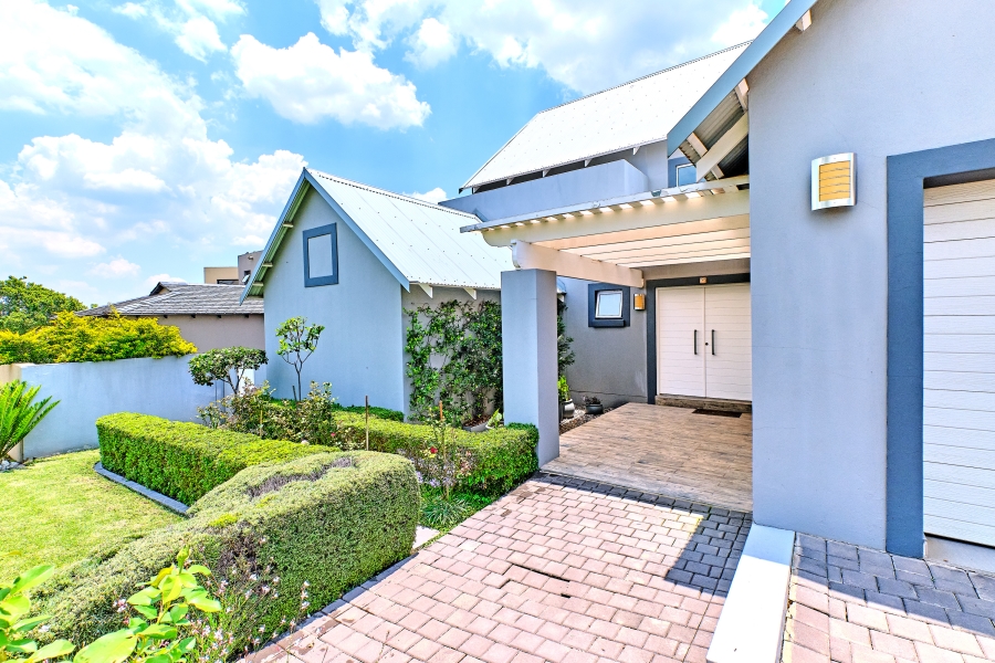To Let 4 Bedroom Property for Rent in Waterfall Country Village Gauteng