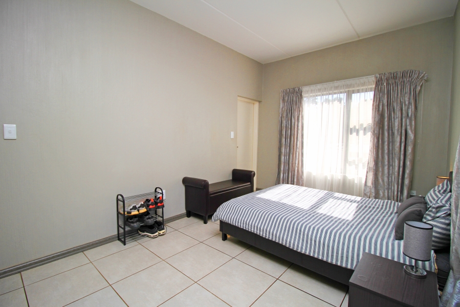2 Bedroom Property for Sale in Victory Park Gauteng
