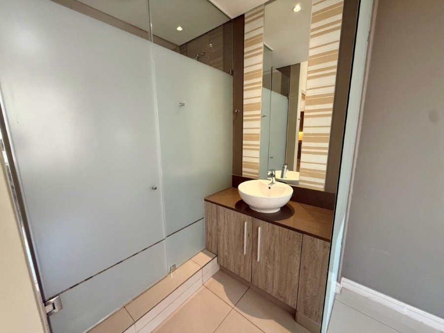 To Let 2 Bedroom Property for Rent in Rosebank Gauteng